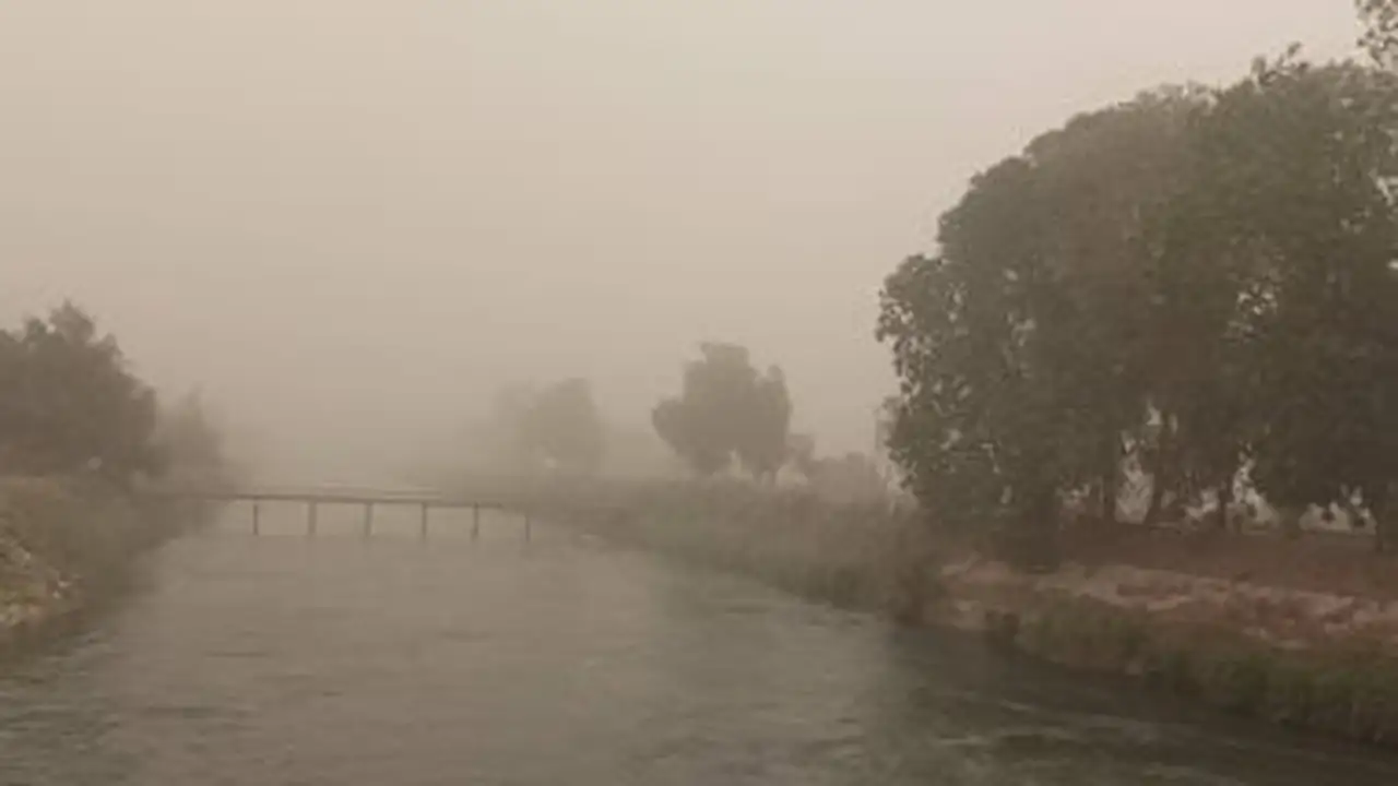 الأرصاد تحذر من رياح تتجاوز 70 كيلومترا وانخفاض الرؤية لأقل من 500 متر